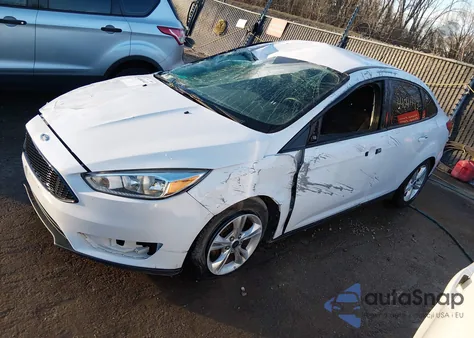 2016 Ford Focus Se z USA, uszkodzony, nr VIN 1FADP3F21GL387471
